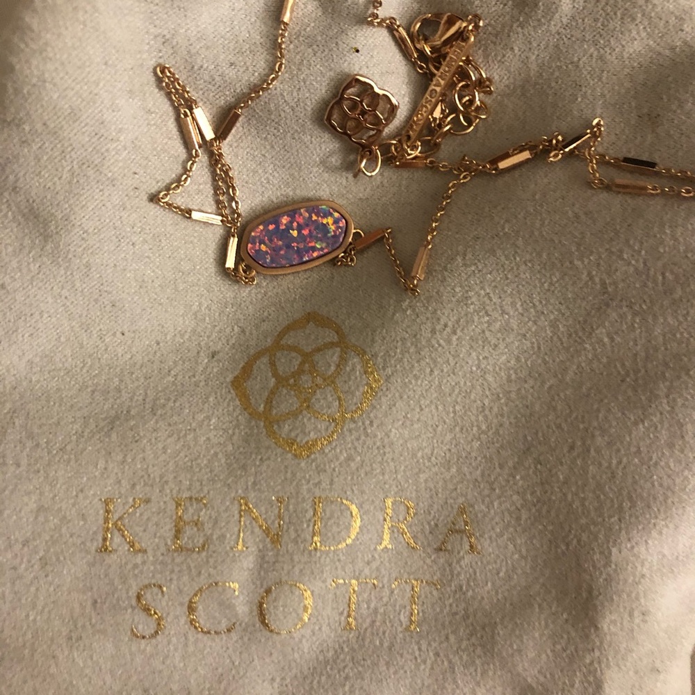 Kendra Scott necklace